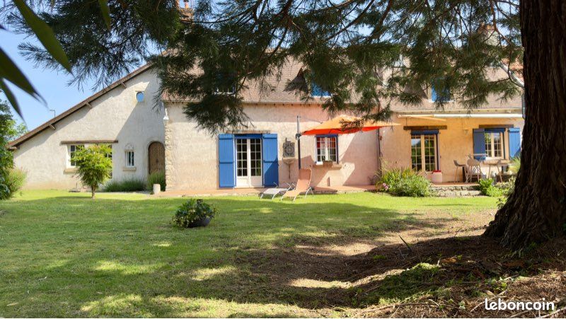 Maison 5 pièces 144 m² · à Saint-Denis-de-l'Hôtel · 144 m² · 326 000 €