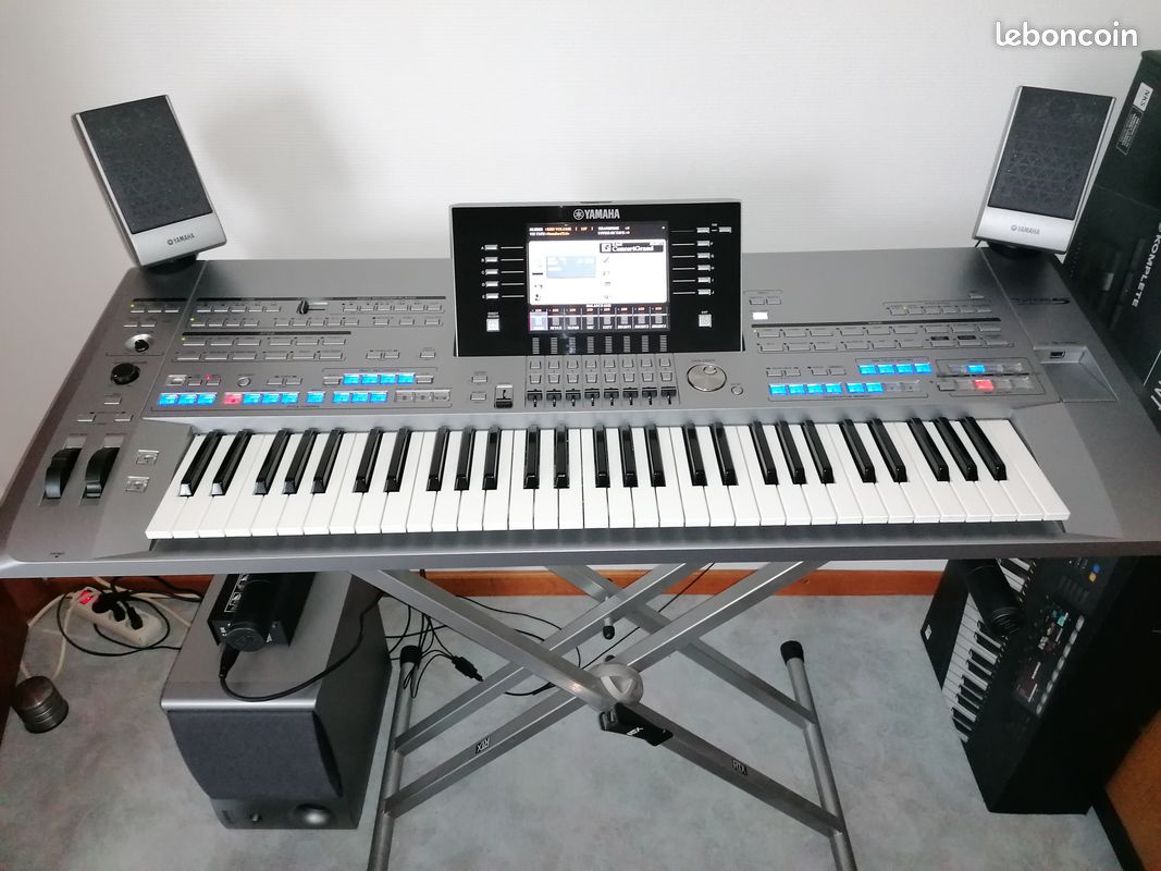 À SAISIR* TYROS 5 61 + FLIGHTCASE + Amplification triphonique TRS-MS05 + Yamaha UD-WL01 adaptateur LAN + CLE MIDIFILES/STYLES (image 2)