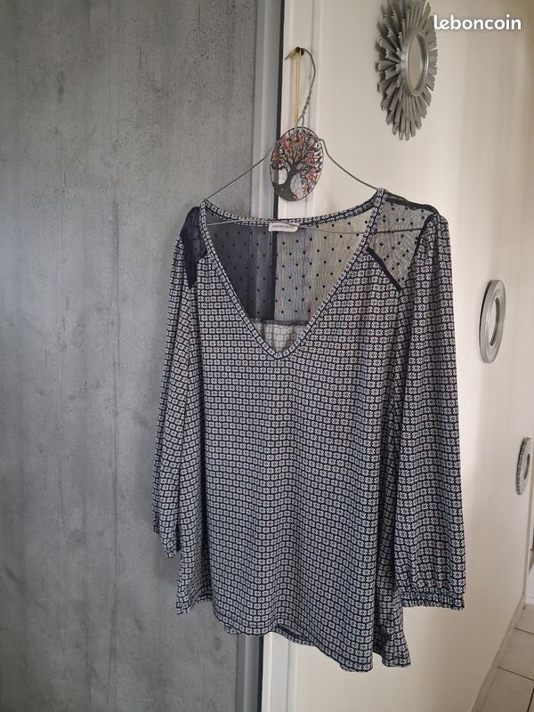 Blouse (image 1)
