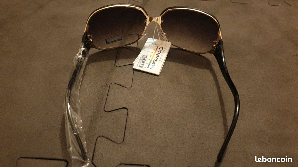 Lunettes de soleil neuf à vendre (image 3)