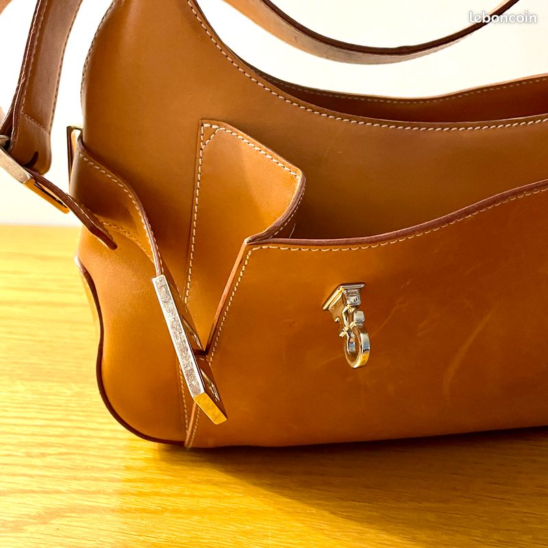 Rarissime Sac Hobo Salvatore Ferragamo Vintage 90s - Cuir Camel Tan & Fermoir Gancini Structuré (image 13)