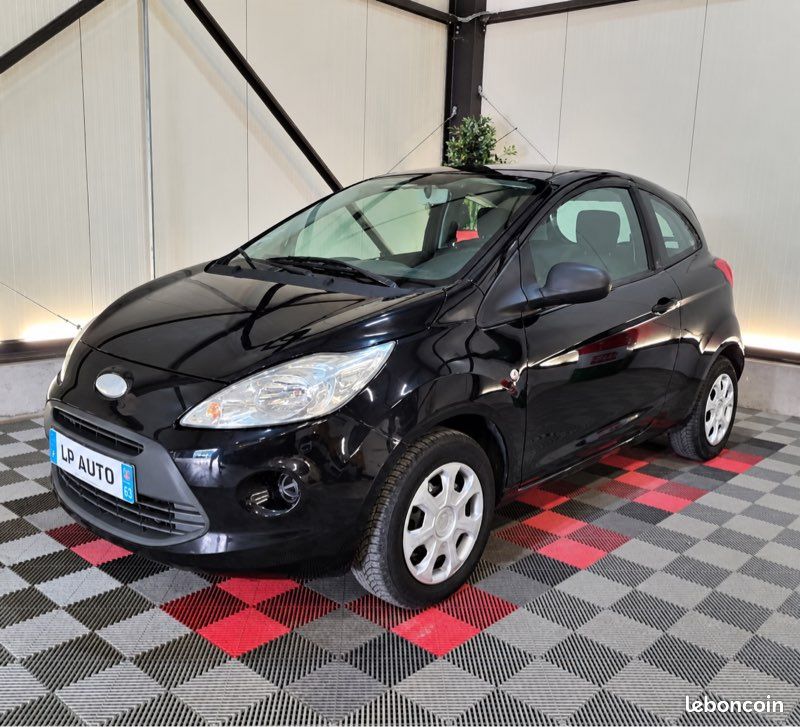 đ đ FORD KA 1.2 70 CH ESSENCE (Idem Clio / C2) âą 2010 âą 135 000 KM âą 3 PORTES âą TRĂS BON ĂTAT - Reprise possible de votre vĂ©hicule (image 1)