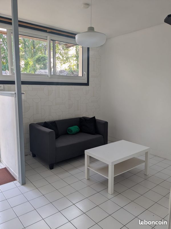 Appartement 2 pièces 27 m² · à Vezin-le-Coquet · 27 m² · 370 €/mois