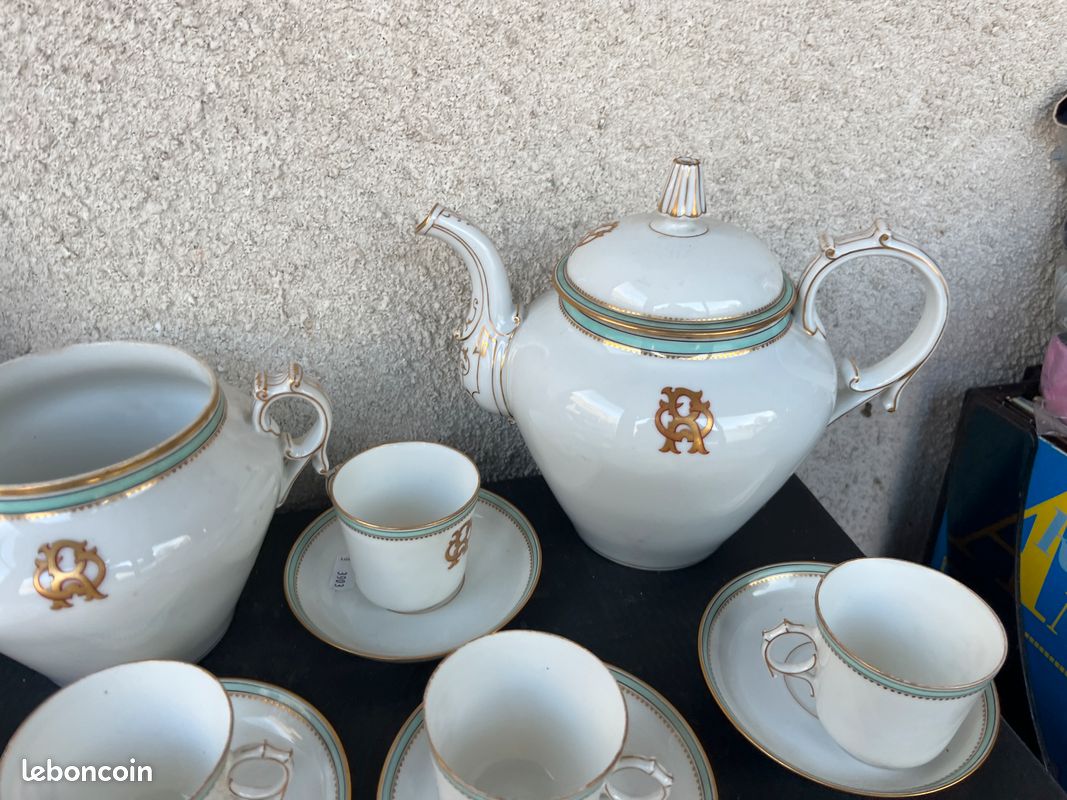 Grand service à café ancien en porcelaine - Ch. Pillivuyt & Cie Paris - Monogramme doré et filet vert (image 5)