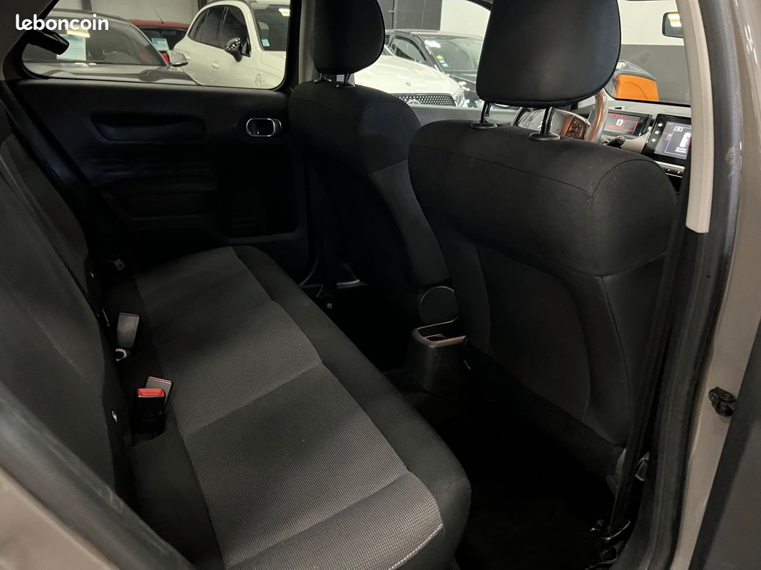 Citroën C4 Cactus 1.2 ptec 110 CV Finition Shin / Financement possible (image 10)