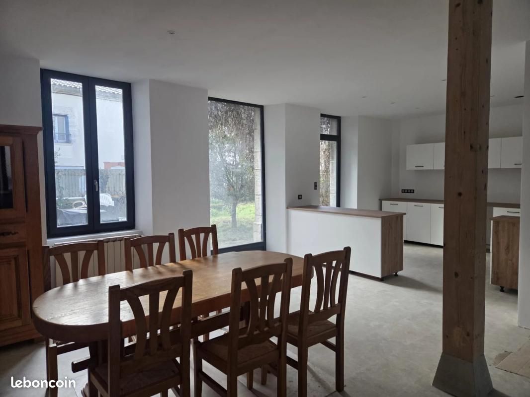 Maison 8 pièces 270 m² · à Septfonds · 270 m² · 289 000 €