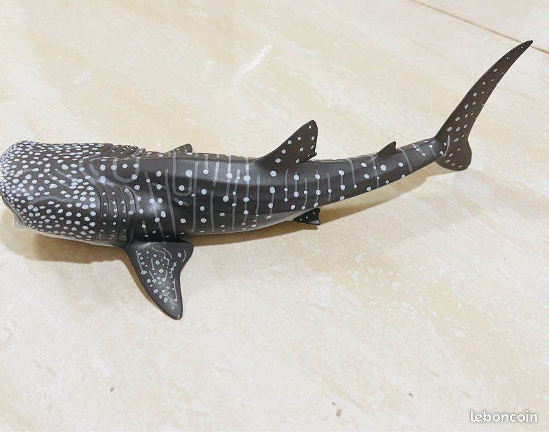 Figurine requin baleine 14 (image 1)