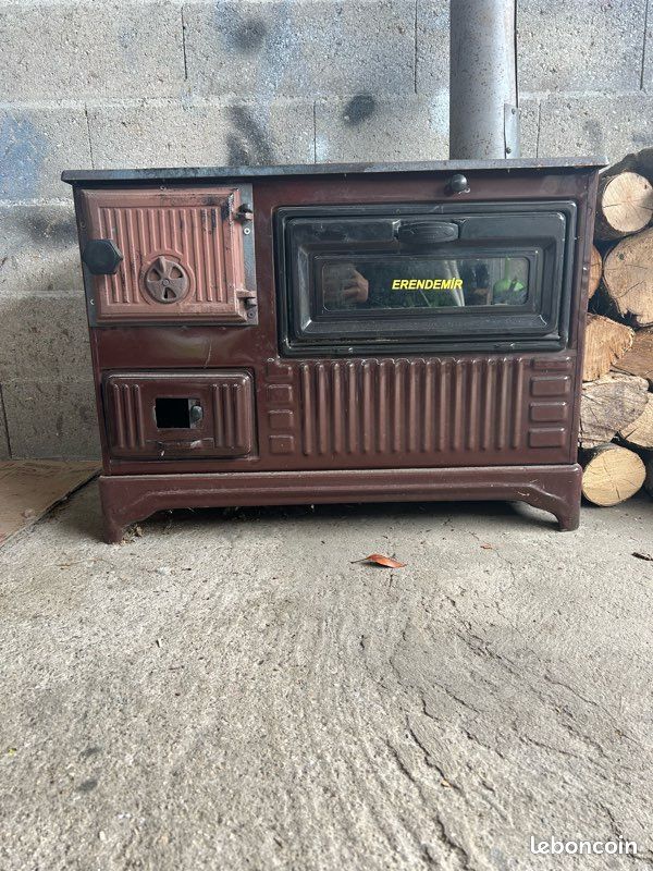 Cuisinière de bois (image 1)