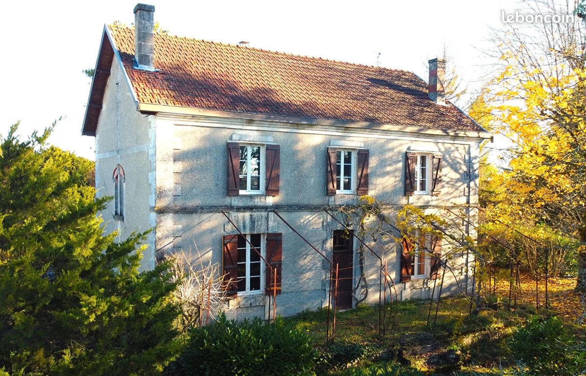 Maison 8 pièces 188 m² · à Montmoreau · 188 m² · 250 000 €