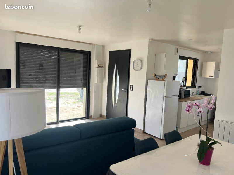 Location studio meublé bord de mer (image 1)