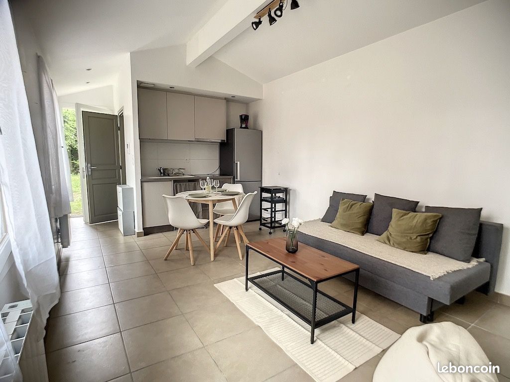 Appartement 2 pièces 37 m² · à Écully · 37 m² · 870 €