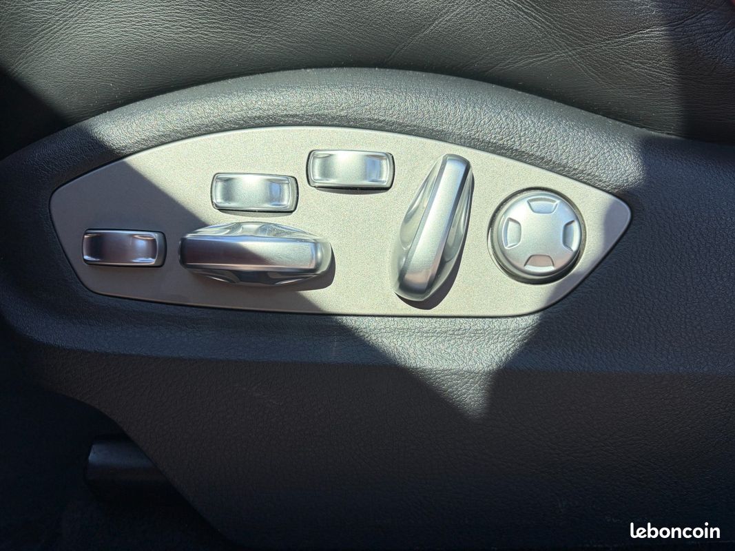 PORSCHE MACAN Turbo 3.6 V6 400 ch PDK avec CARPLAY / AUDIO BOSE / CAMERA (image 29)