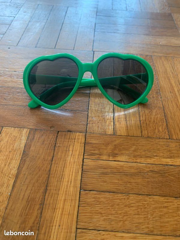 Lunette solaire 6-8 ans catégorie 3 (image 1)