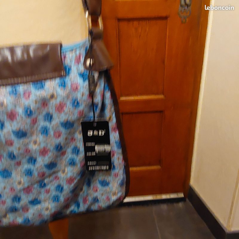 Sac bandouillere neuf avec étiquette marque D&J moderne (image 4)