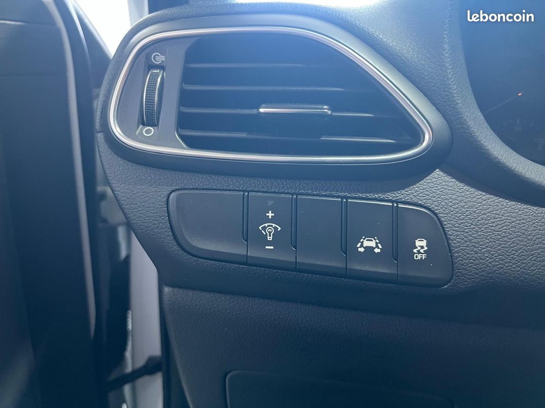 HYUNDAI i30 1.0 T-GDi 120 BVM6 Edition #1 CAMERA DE RECUL - KEYLESS - ENTRETIEN HYUNDAI (image 15)