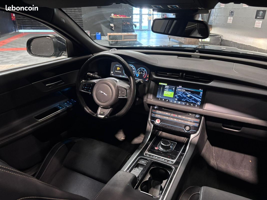 JAGUAR XF 3.0 D 300CH R-SPORT BVA - Entretien Jaguar - Carplay - Caméra de recul (image 3)