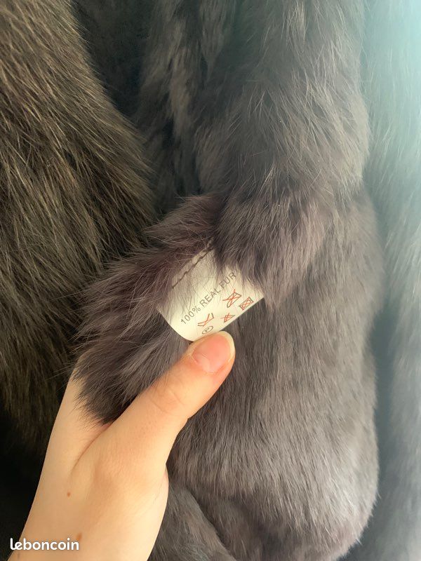 Manteau trench-coat en fourrure de lapin retournée (image 8)