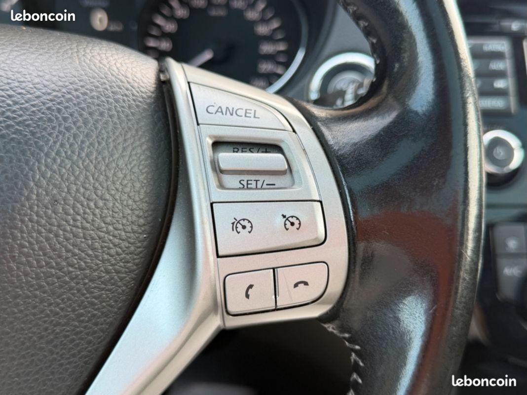NISSAN Qashqai 1.5 dCi 2WD TEKNA 110 cv / CLIMATISATION - GPS - AIDE AU STATIONNEMENT - CAMERA 360° - REGULATEUR/LIMITEUR DE VITESSE (image 15)