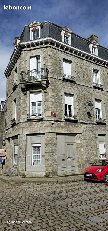 Local commercial 4 pièces 176 m² · à Quintin · 176 m² · 229 800 €