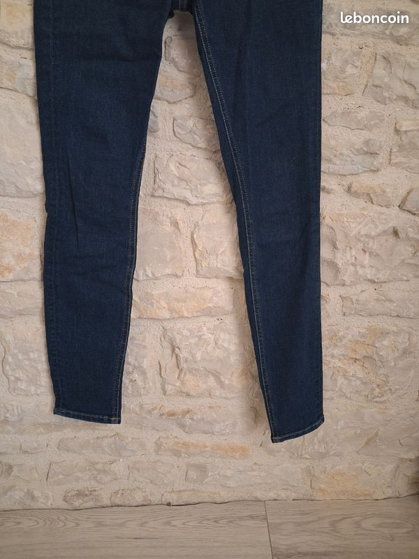 Jean slim bleu marine "H&M" taille XS (34) en tres bon etat (image 3)