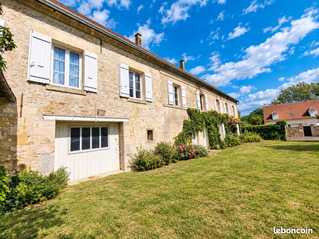 Maison 11 pièces 246 m² · à Crépy-en-Valois · 246 m² · 350 000 €