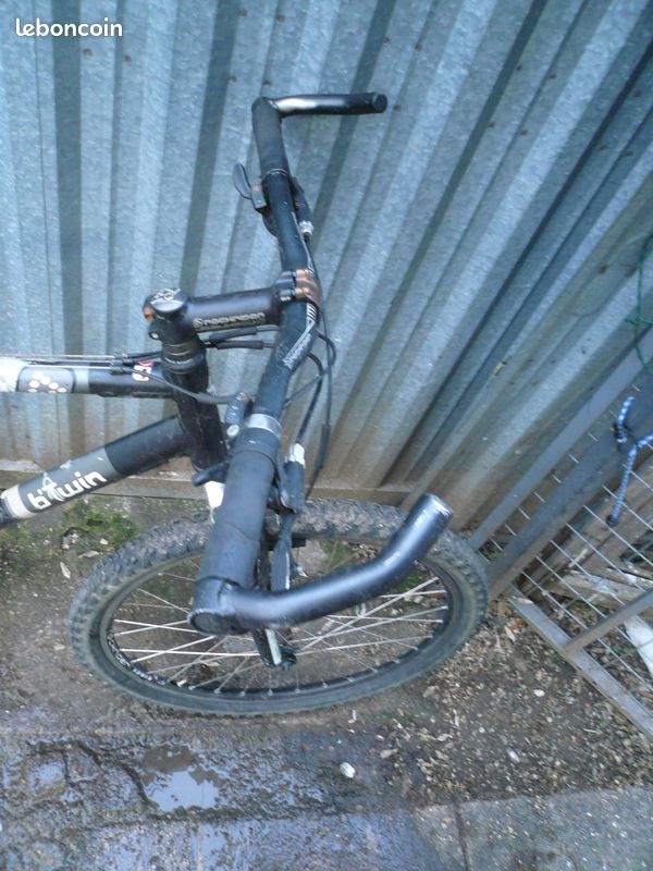 Vélo VTT 26 pouces Rockrider Btwin très bon état, révisé taille L (image 5)