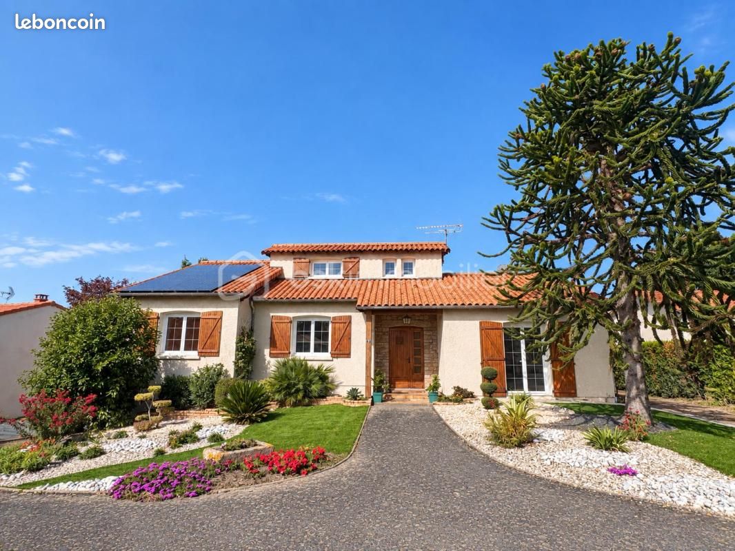 Maison 6 pièces 142 m² · à Saint-Léger-sous-Cholet · 142 m² · 295 900 €