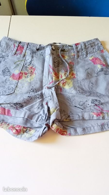 Beau short bleu fleurs Redoute T.38 quasi neuf (image 1)