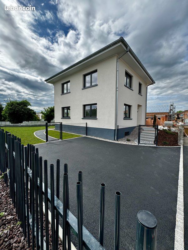 Maison 5 pièces 127 m² · à Hésingue · 127 m² · 2 100 €