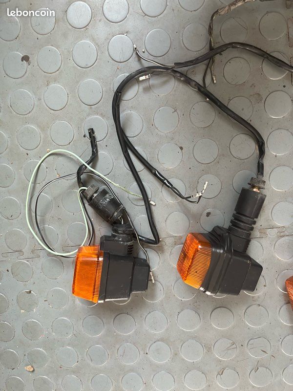 Lot de 4 clignotants Suzuki DR 125 (image 2)