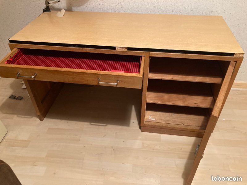 Bureau vintage en bois (image 2)