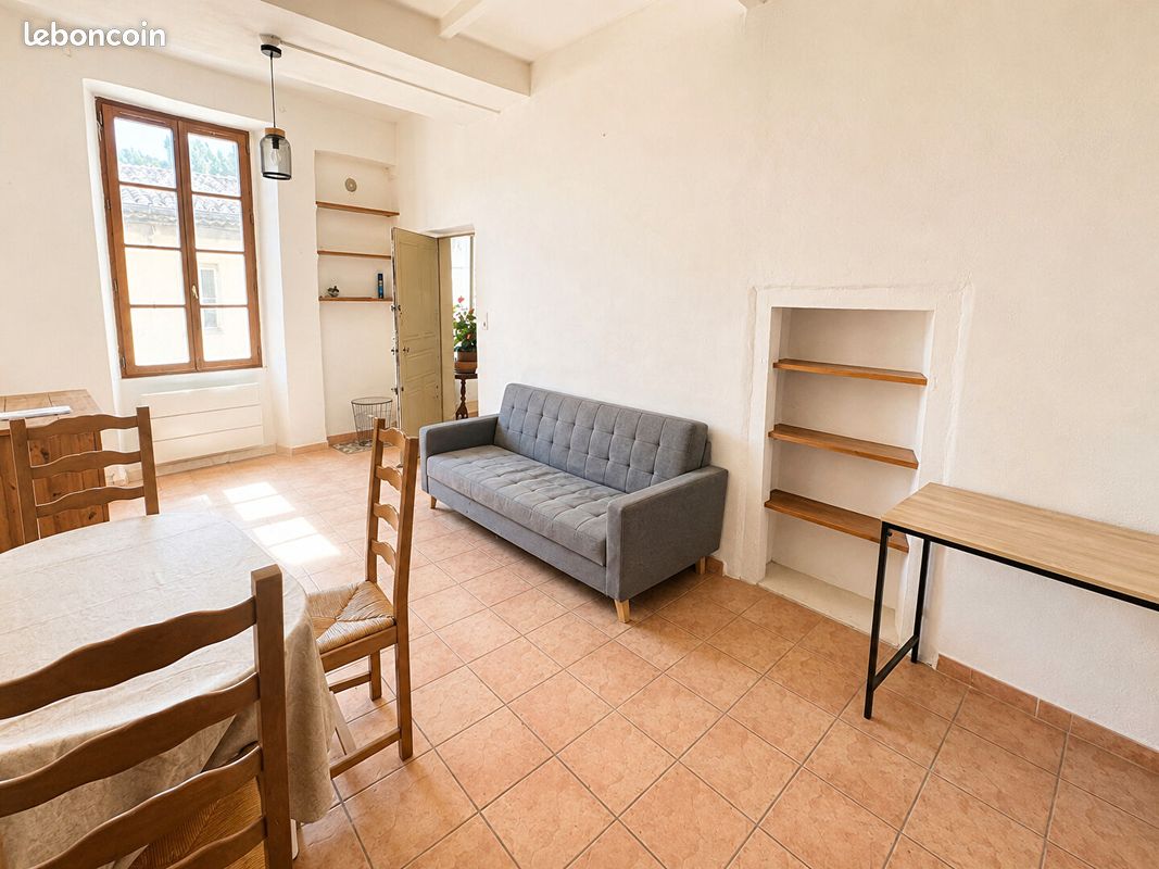 Appartement 2 pièces 40 m² · à Nîmes · 40 m² · 570 €