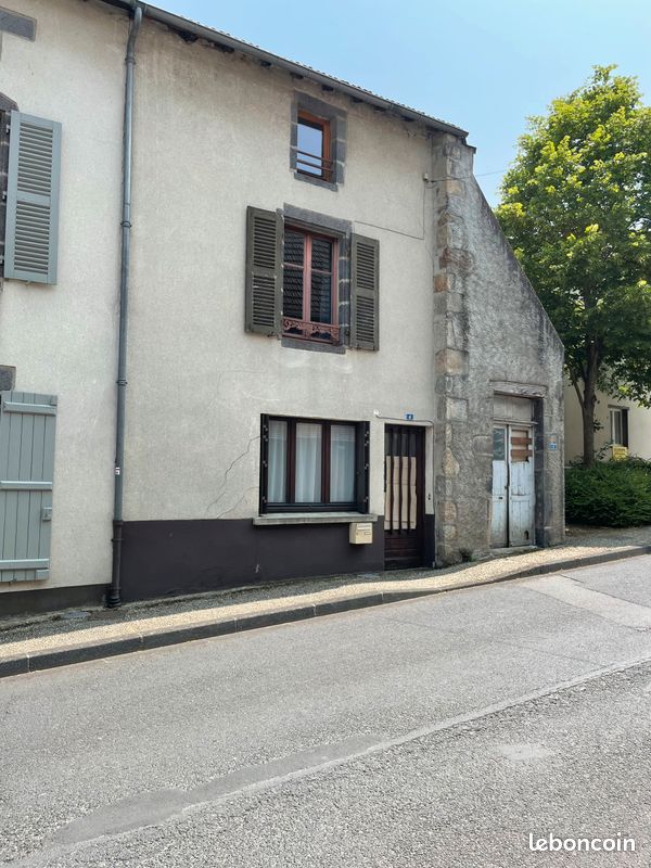 Maison 5 pièces 90 m² · à Pontaumur · 90 m² · 38 000 €