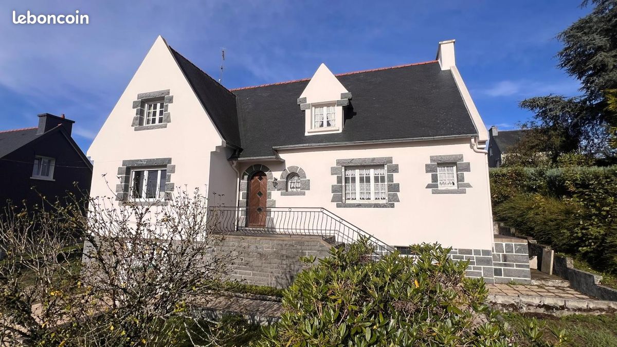 Maison 5 pièces 183 m² · à Callac · 183 m² · 129 470 €