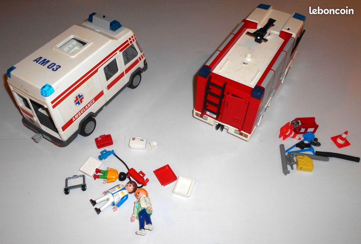 Playmobil 3925 camion ambulance et 4821 camion pompier (image 3)