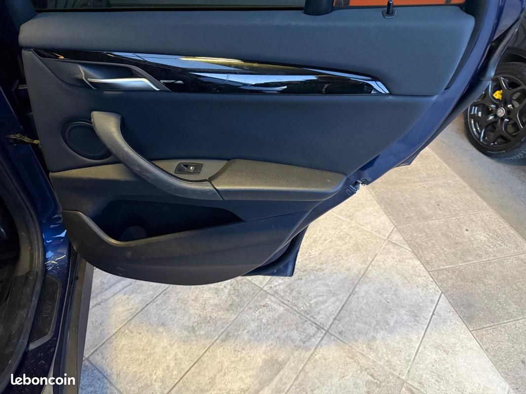 BMW X1 F48 sDrive 18i 140 ch Business Design + Toit Ouvrant (image 22)