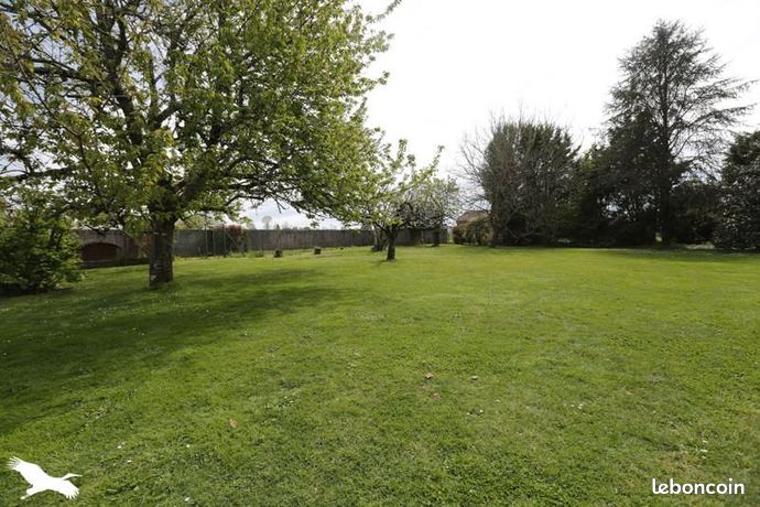 Terrain 1 077 m² Castets Et Castillon