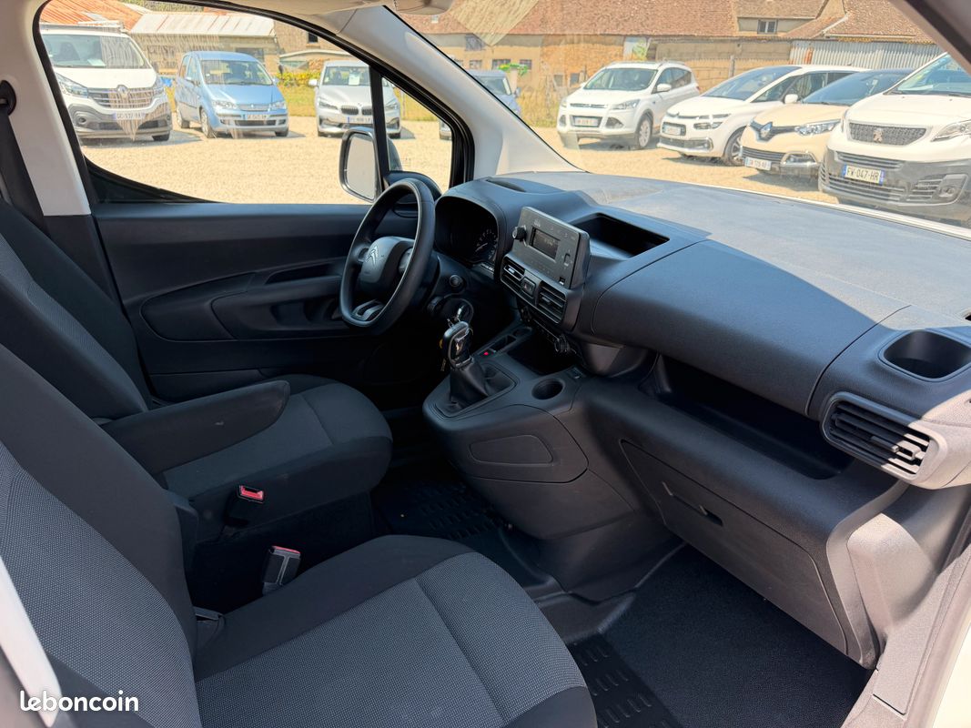 Citroen berlingo 1.6 bluehdi 100 ch club taille m 1ere main galerie (image 5)