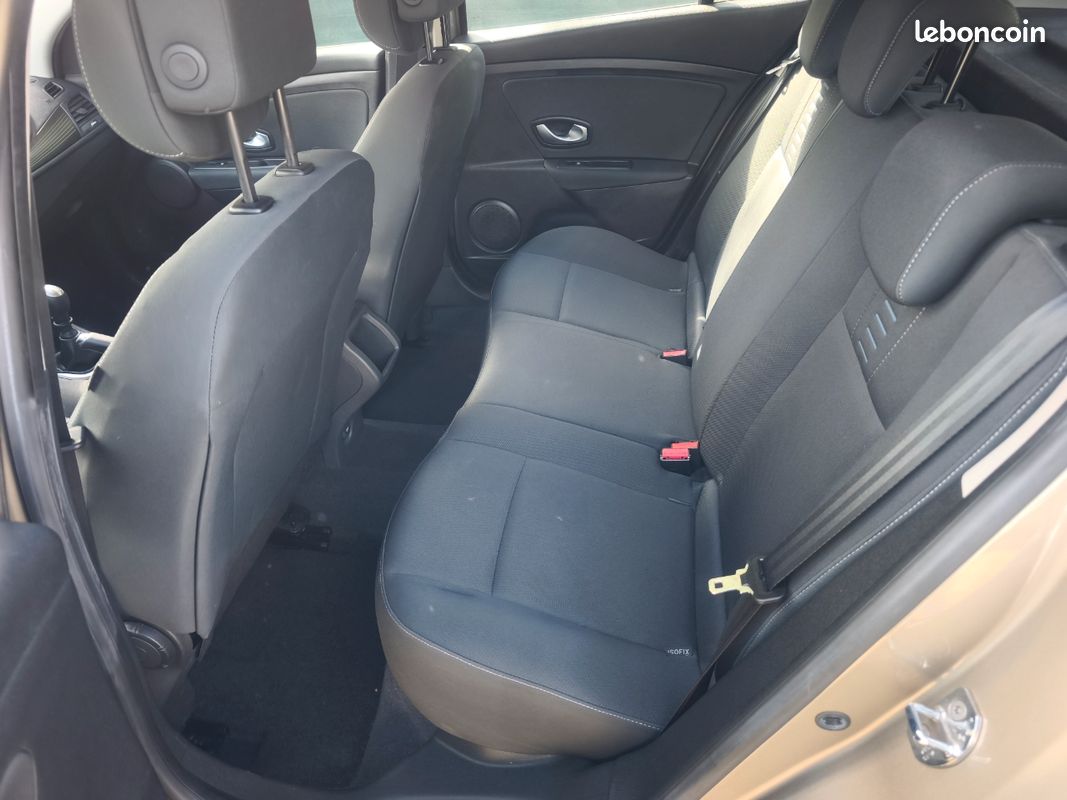 Mégane 3 1.6 16v 110 - Expression - 118 000kms - Régulateur - 1ere Main - distribution neuve (image 5)