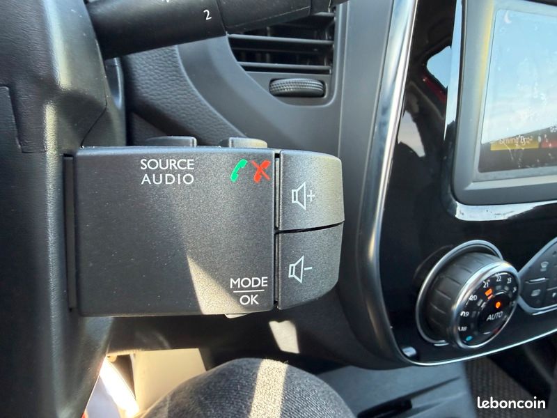 Renault Captur 1.3 TCe 150 Intens Leds GPS Caméra Bluetooth Régul (image 30)
