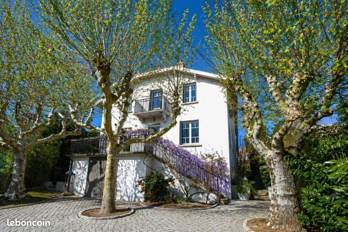 Maison 7 pièces 200 m² · à Vaugneray · 200 m² · 770 000 €
