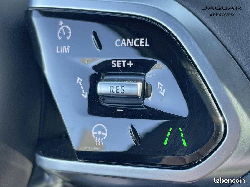 Jaguar E-Pace P270e PHEV 269ch R-Dynamic HSE (image 12)
