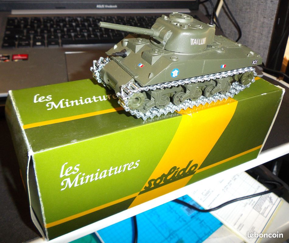 Char miniature " Sherman M4 A3 type 1943 de la 2ème DB "- Solido / Hachette (image 1)