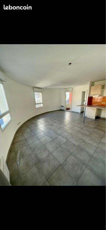Parking 2 pièces 55 m² · à Perpignan · 55 m² · 740 €