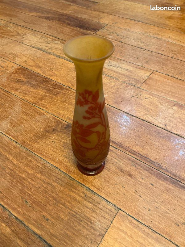 Vase Art nouveau signé Émile Gallé – décor floral dégagé à l’acide – 20 cm (image 1)