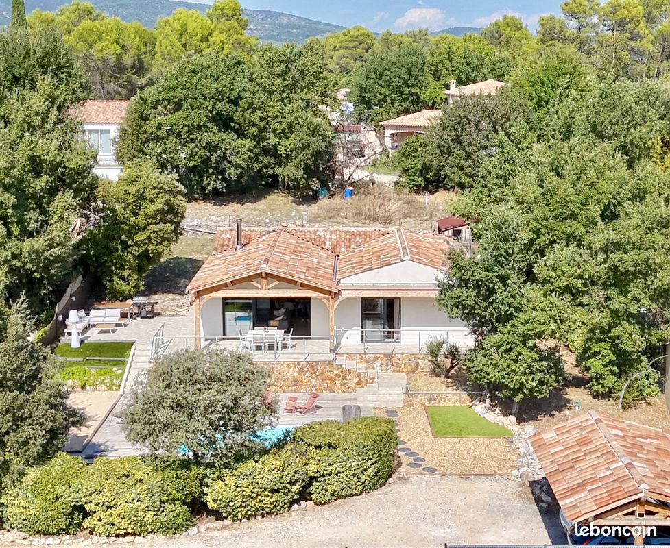 Maison 5 pièces 130 m² · à Nans-les-Pins · 130 m² · 699 000 €