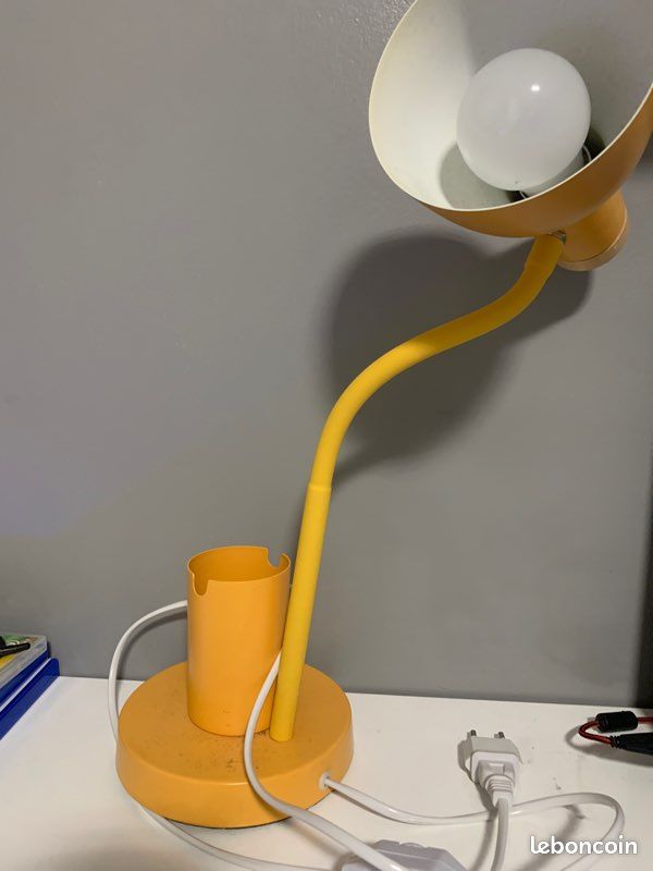 Lampe de chevet jaune (image 1)