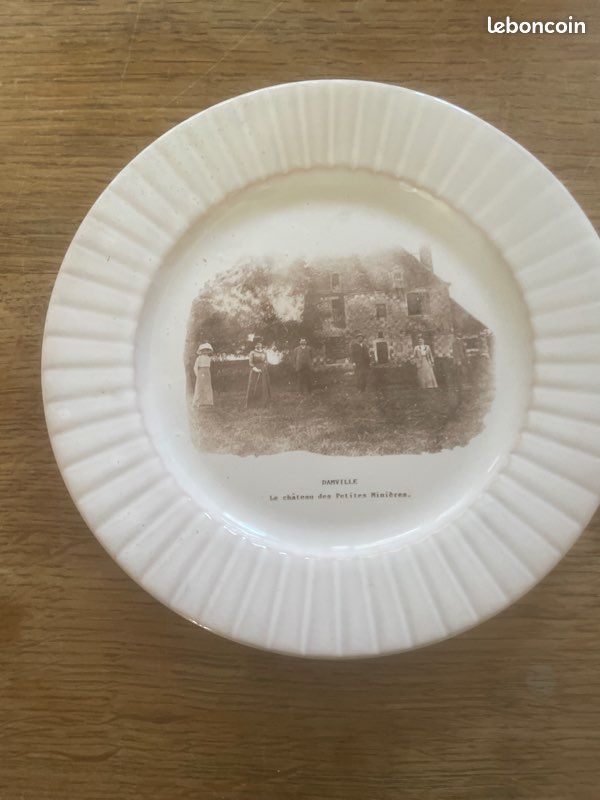 12 assiettes de marque Gien avec des paysages de l’Eure (image 13)