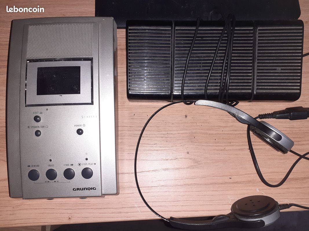 Lecteur CD Portable Grundig GCDP 8500 - Jusqu'à 8h D'autonomie, Lecture MP3/WMA, Avec Casque - Argent/Noir