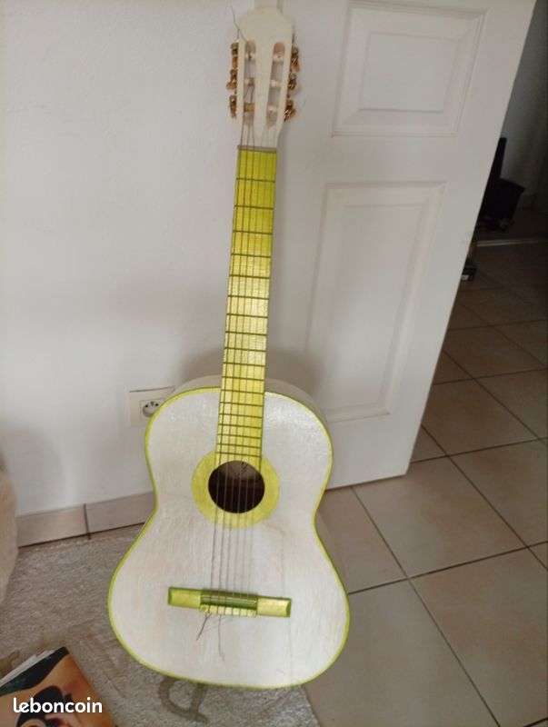 Guitare tringer (image 1)